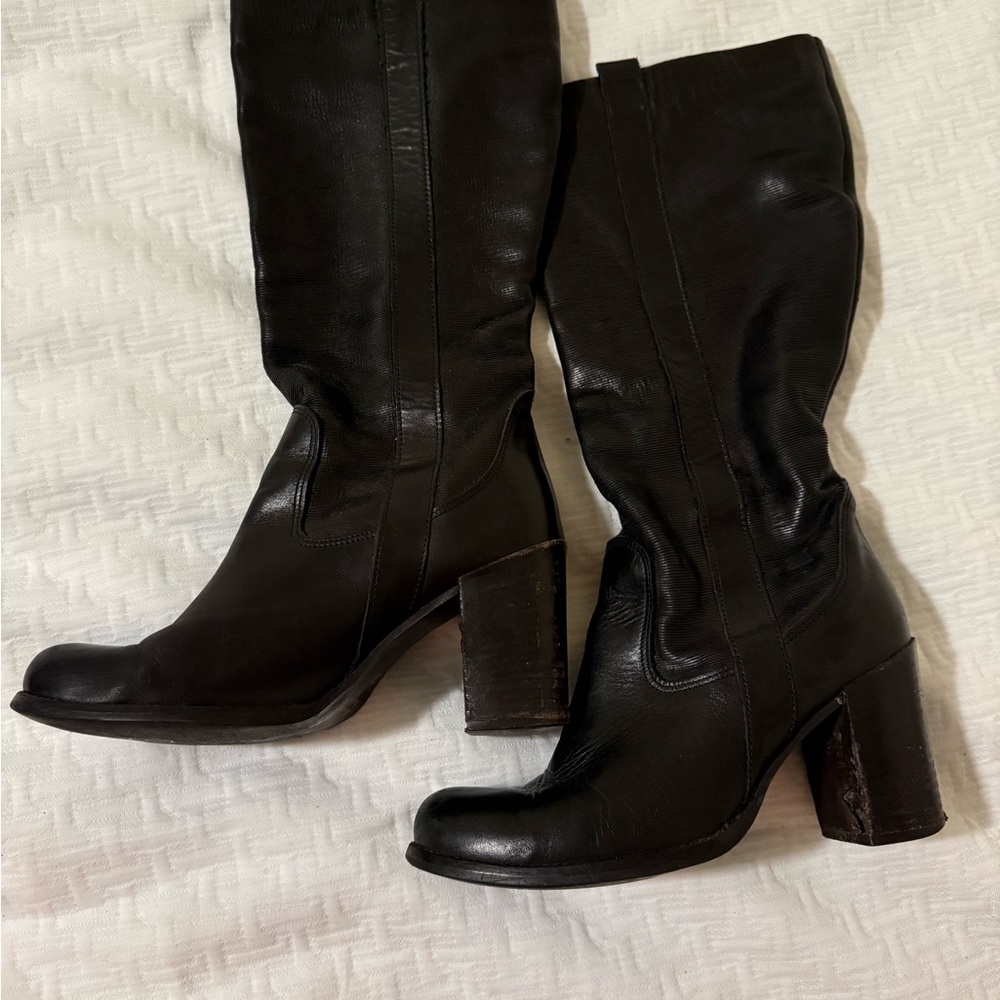 Vera Gomma Black Leather Knee-High Boots‎ made in Italy